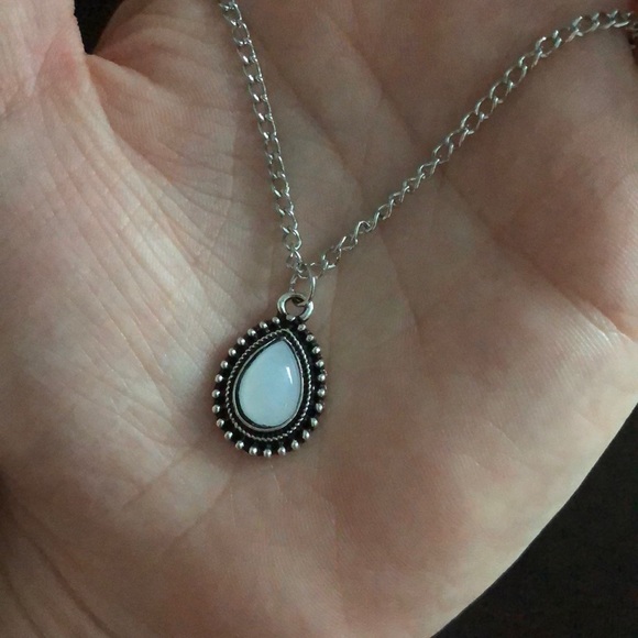 Women  Retro Dip Pendant Bohemian Necklace New - Picture 4 of 4